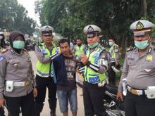Razia Kendaraan, Personel Satlantas Polresta Barelang Tangkap Pemilik Narkoba