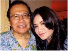 Foto Mesra Menko Rizal Ramli dan Artis Cornelia Agatha Beredar