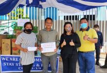 Warga Kampung Tua dan Panti Asuhan Terima Bantuan Sembako dari Komunitas Singapura