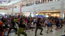 Zumba Class di Kepri Mall Bikin Heboh Pengunjung