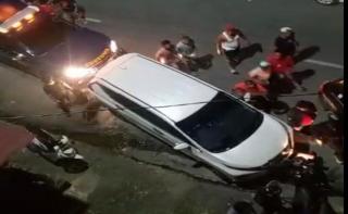 Duduk Perkara Mobil Bea Cukai Diserang Warga