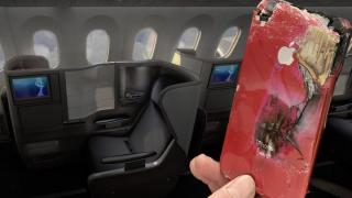 iPhone Terbakar Gegara Terselip di Kursi Penumpang Pesawat