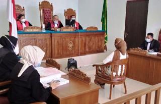 Dugaan Penggunaan Gelar Palsu Seret Rini Pratiwi ke Meja Hijau