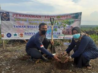 Hari Bumi 2021: Kelompok Budidaya Lebah Bintan Tanam 1.000 Pohon