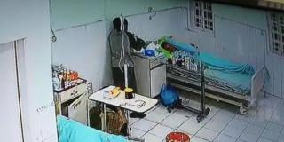 Nekat, Maling Menyelinap Masuk Ruang Isolasi Covid-19 di Medan