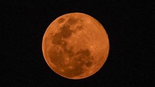 Jangan Lewatkan Supermoon Tercerah dan Terbesar Malam Ini