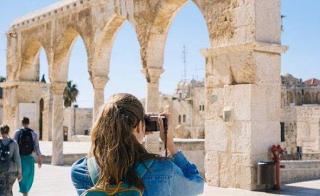 5 Tips Mudah Jalani Puasa Buat Traveler