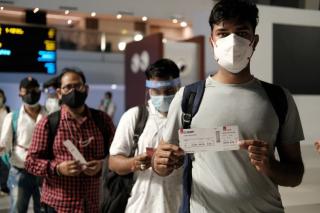 Imigrasi Buru WN India yang Kabur ke Batam 