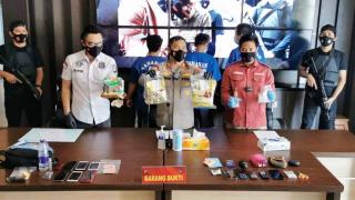Pakai Modus Lama, Polisi Karimun Amankan 3,3 Kg Sabu Terbungkus Kemasan Teh