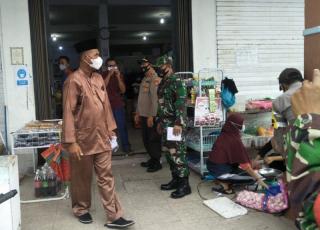 Sidak Pasar, Camat Senayang: Masih Ada yang Tak Patuh Prokes
