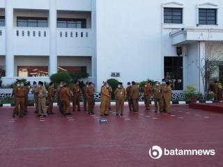 Stafsus Positif Corona, Gubernur Kepri Nekat Gelar Apel