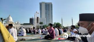 Khatib Idul Fitri di Engku Putri Batam Ajak Jemaah Bersabar Hadapi Pandemi