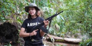 Mantan Ratu Kecantikan Myanmar Angkat Senjata Lawan Junta Militer