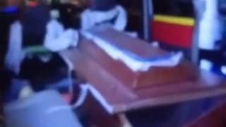 Ambulans Ditabrak Mobil Boks, Jenazah Keluar dari Peti