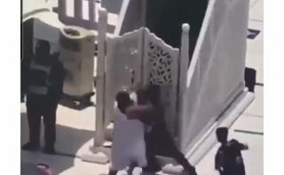 Seorang Pria Coba Serang Khatib Salat Jumat di Masjidil Haram