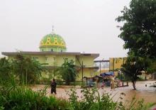 Hujan Disertai Petir, Kawasan Botania Terendam Banjir
