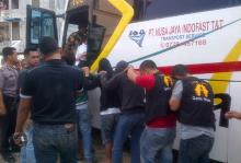 Puluhan Pemain dan Karyawan Gelper Diangkut Pakai Bus Pariwisata