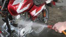 Jangan Cuci Motor Waktu Mesin Panas, Efeknya Sangat Buruk