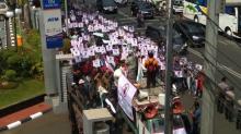 Demonstran Tolak Kenaikan Cukai Rokok Geruduk Kantor Menkeu