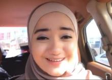 Artis Marcella Simon Jadi Mualaf
