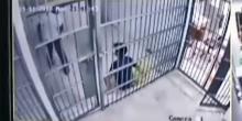 Tahanan ini Punya Cara Kocak Kelabui Petugas Kabur dari Penjara