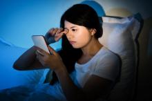 Tips Agar Mata Tak Cepat Lelah Saat Tatap Layar Smartphone