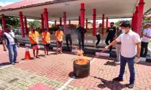 Polda Kepri Bakar Barang Bukti Sekilo Lebih Ganja