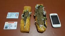 Seorang Pria Buang Kantong Plastik ke Jembatan, Ternyata Isinya Ganja