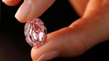 Wah, Berlian Sebesar Batu Kerikil Terjual Rp 408 Miliar