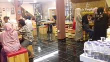 Cafe De Cangkir, Jadikan Pelanggan sebagai Sahabat