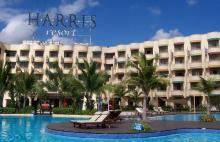 Seru, Ada "Sinterklas Turun dari Langit" di Harris Resort Batam