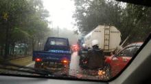 Truk Kontainer Mogok, Ruas Simpang Jam-Tiban Macet Panjang