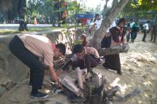 Pelajar SMA-Lanal di Lingga Gelar Baksos