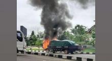 Truk Milik Persero Batam Terbakar di Simpang Gelael