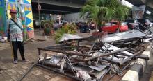 Reklame Tumbang, Nyawa Driver Ojol Melayang