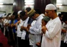 Pandemi Corona, Warga Lingga Tetap Boleh Salat Tarawih di Masjid