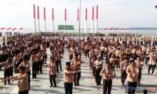 Meriahkan Hari Pramuka, Aunur Rafiq Goyang Maumere Bersama Siswa