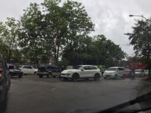 Awas Macet! Ruas Jalan Greenland Padat Merayap 