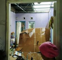 Penampakan Rumah Warga di Batubesar Rusak Diterjang Puting Beliung