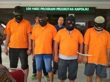 Polisi Tetapkan 4 Tersangka Pengrusakan Taksi Online, Dua Orang Buron