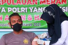 Ratusan Polisi di Meranti Terima Vaksin Covid-19 Dosis Kedua