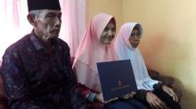 Anak Tukang Becak Ini Lulus ITB dengan Predikat Cum Laude 