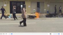 Video: Rusuh di Depan Kantor Gojek Batam, 1 Unit Sepeda Motor Hangus