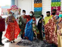 Belum Setahun Dibina Marlin, Batik Macenning Maju dan Punya Gerai Sendiri