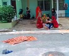 Pemandangan Pilu Balita dan Sepedanya Terlindas Mobil di Puri Legenda