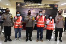 HUT Humas Polri, Polda Kepri Bagikan Rompi Pers ke Jurnalis