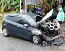 Mobil Hafni Terbakar Saat Ditinggal ke Warung