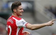 Giroud Cetak Hattrick, Arsenal Finis Posisi Dua