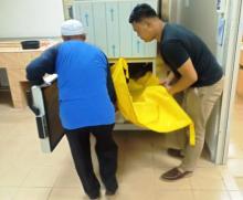 Kerangka Manusia Bercelana Jins Teronggok di Bebatuan Pantai Keramat