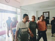 Mantan Kadis PU Natuna Minwardi Digiring Jaksa dengan Borgol